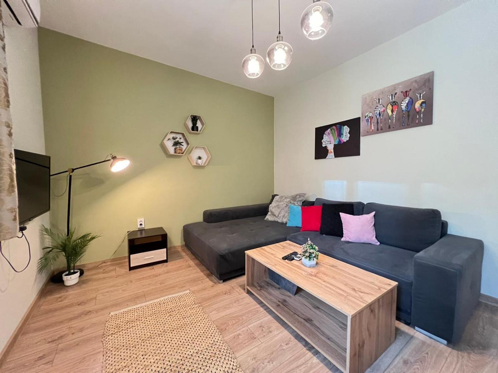 סופיה Madrid 2Bdr W Free Parking Near Metro, Serdika Mall מראה חיצוני תמונה